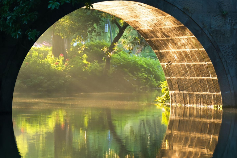 Da Shanghai:Templi di Hangzhou, vista sul lago e divertimento al mercato notturno