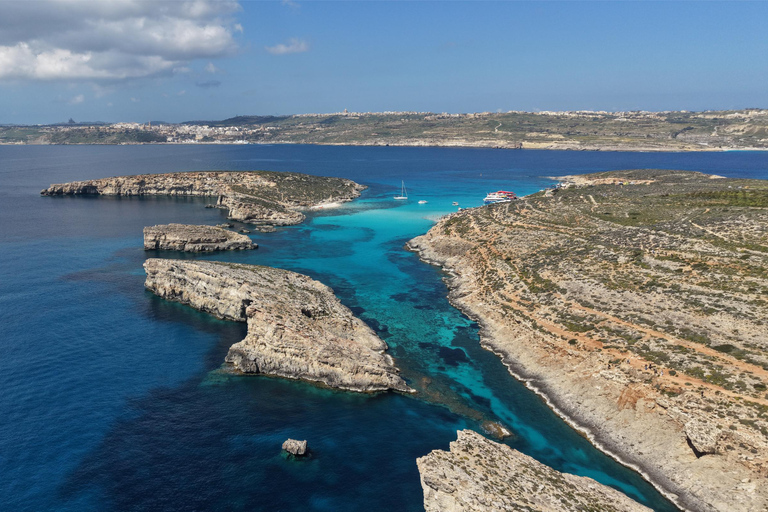 Malta: Blue Lagoon, Gozo and Crystal Lagoon Sea Cave Tour 5-Hour Cruise with Blue lagoon and 2.5 Hour stop in Gozo