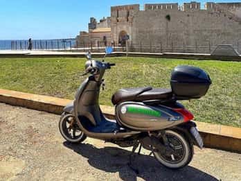 Siracusa e-scooter 125cc rental service
