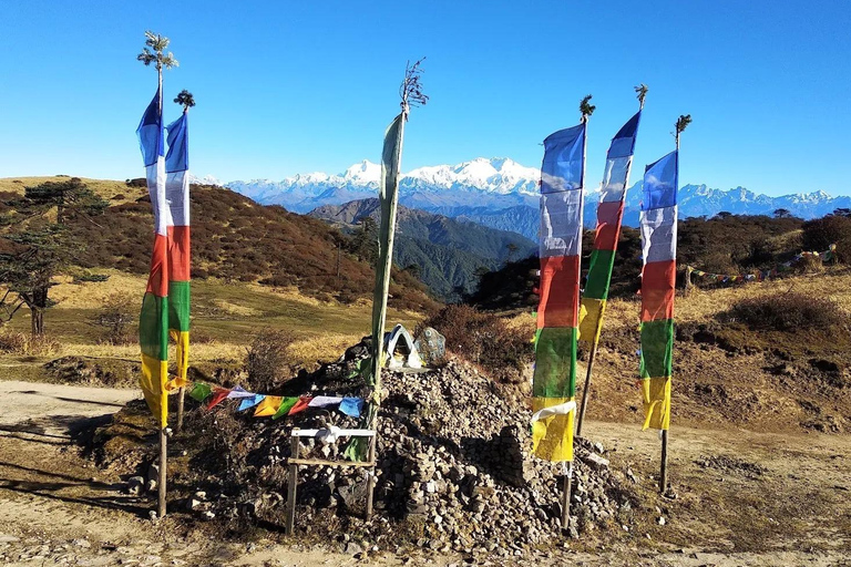 Bagdogra: Sandakphu & Phalut Trek with Meals & Guide