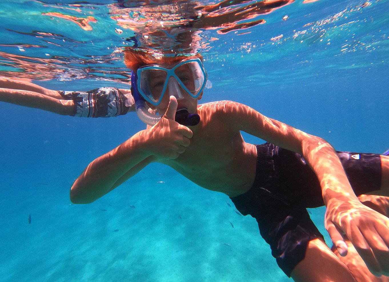 Chania: Bådtur med guidet tur med snorkling