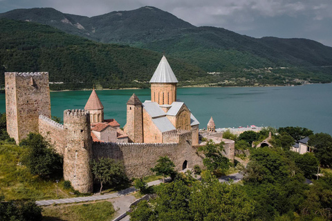 Tbilisi: 4-Day Georgia and Armenia Tour with Guide