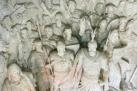 豪华路虎克鲁亚城堡与老集市一日游克鲁亚城堡与老集市豪华路虎每日观光之旅