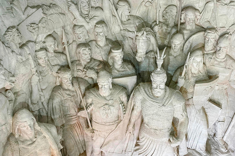 豪华路虎克鲁亚城堡与老集市一日游克鲁亚城堡与老集市豪华路虎每日观光之旅