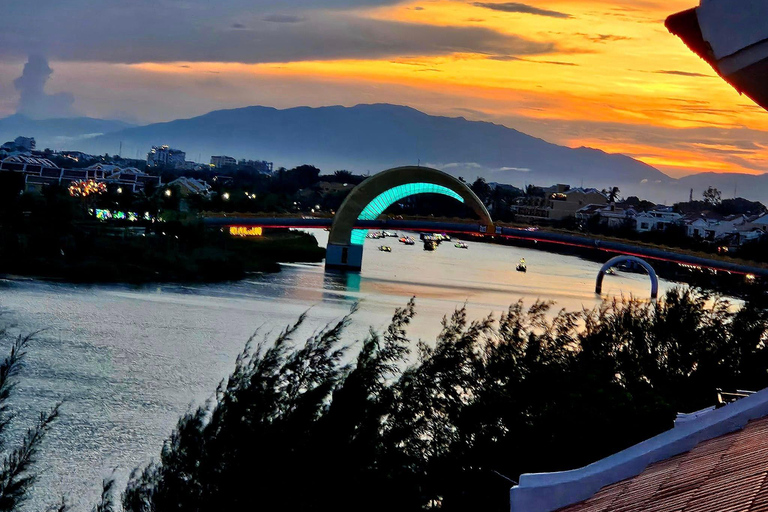 Hoi An: Basket Boat Tour by River Boat and Lantern Release