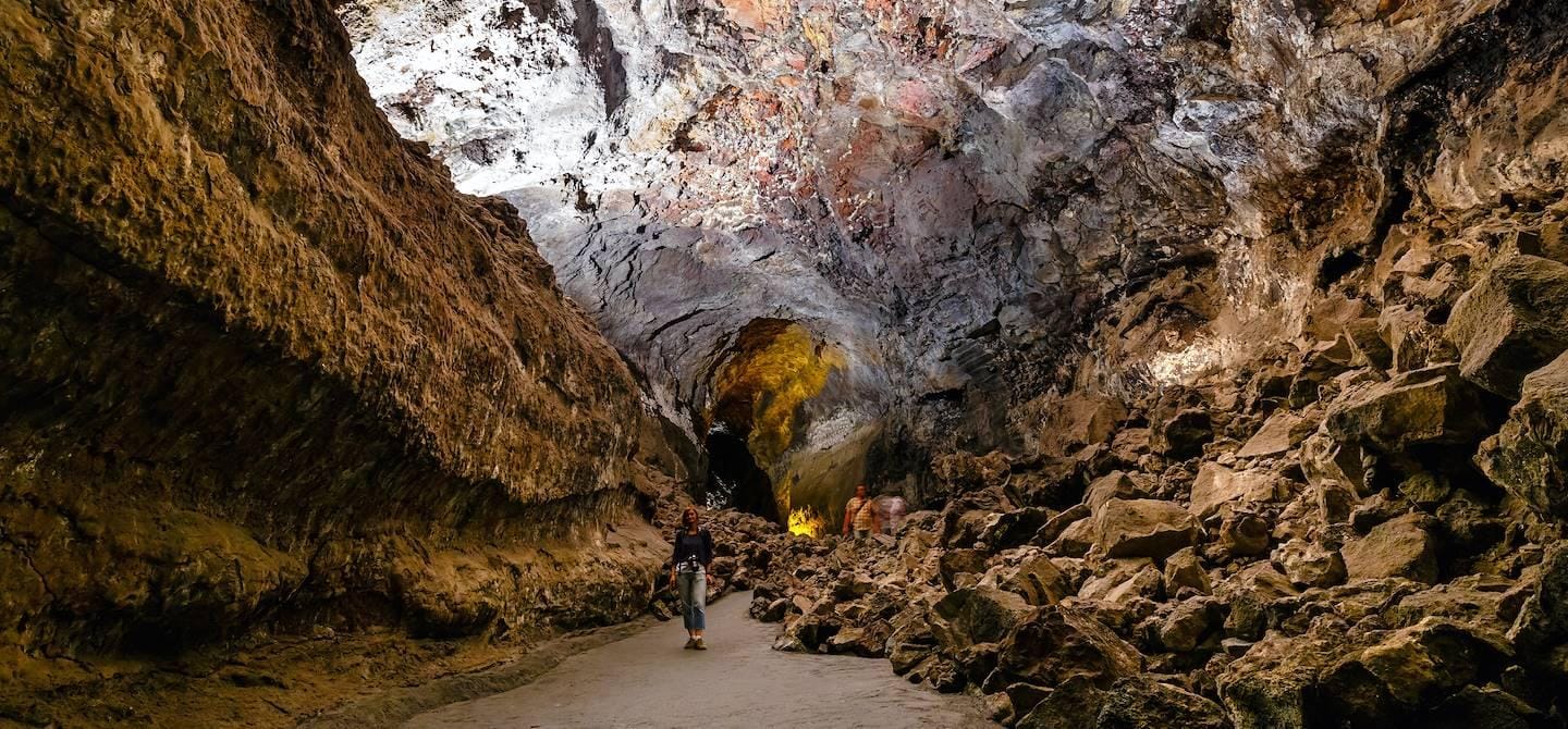 Geführte Besichtigung der Cueva de Los Verdes vor der Öffnung für die Öffentlichkeit