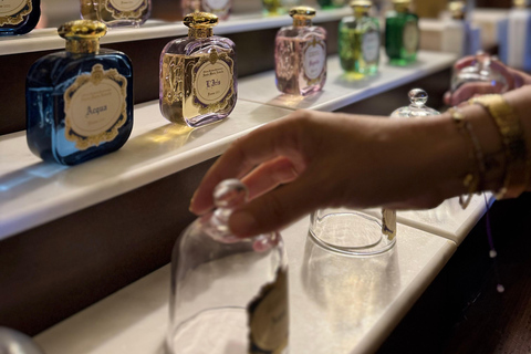 Florence: Guided Tour Europe's oldest pharmacy