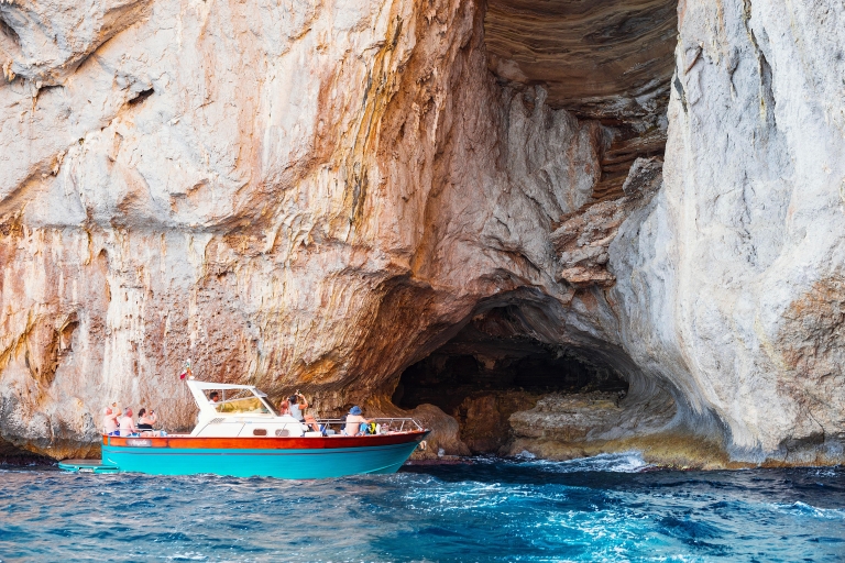 de Naples : Excursion en bateau pour petits groupes sur l'île de CapriNaples : Excursion en bateau pour petits groupes sur l'île de Capri