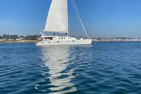 Day cruise on a maxi-catamaran in Quiberon Bay