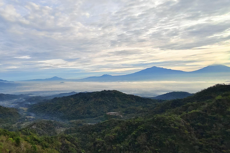 From Yogyakarta: Tumpeng Menoreh Skyline Sunrise