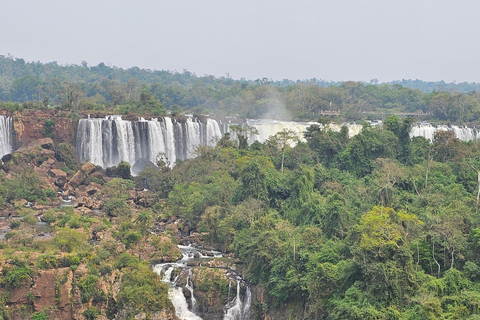 Iguassu Falls: Waterfalls trail + boat trip (optional)