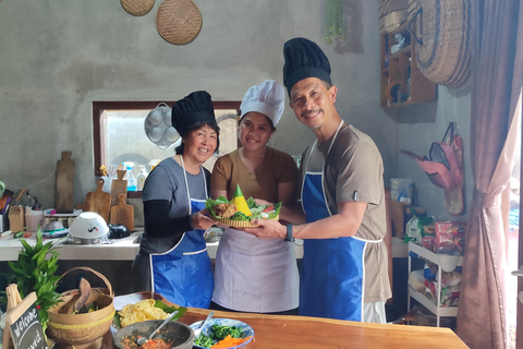 Yogyakarta: clase de cocina con visita al mercado y servicio de recogida del hotelClase de cocina con servicio de recogida del hotel
