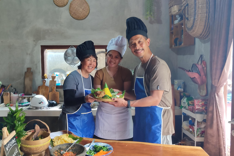 Yogyakarta: clase de cocina con visita al mercado y servicio de recogida del hotelClase de cocina con servicio de recogida del hotel