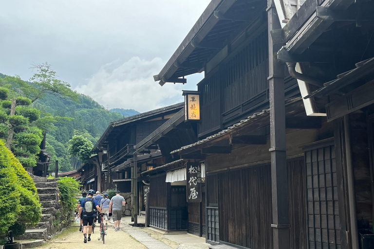 Depuis Nagoya : Visite guidée du sentier Nakasendo en voiture privée.