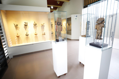 From Trujillo: Huacas de Moche, Chan & Huanchaco Beach Tour