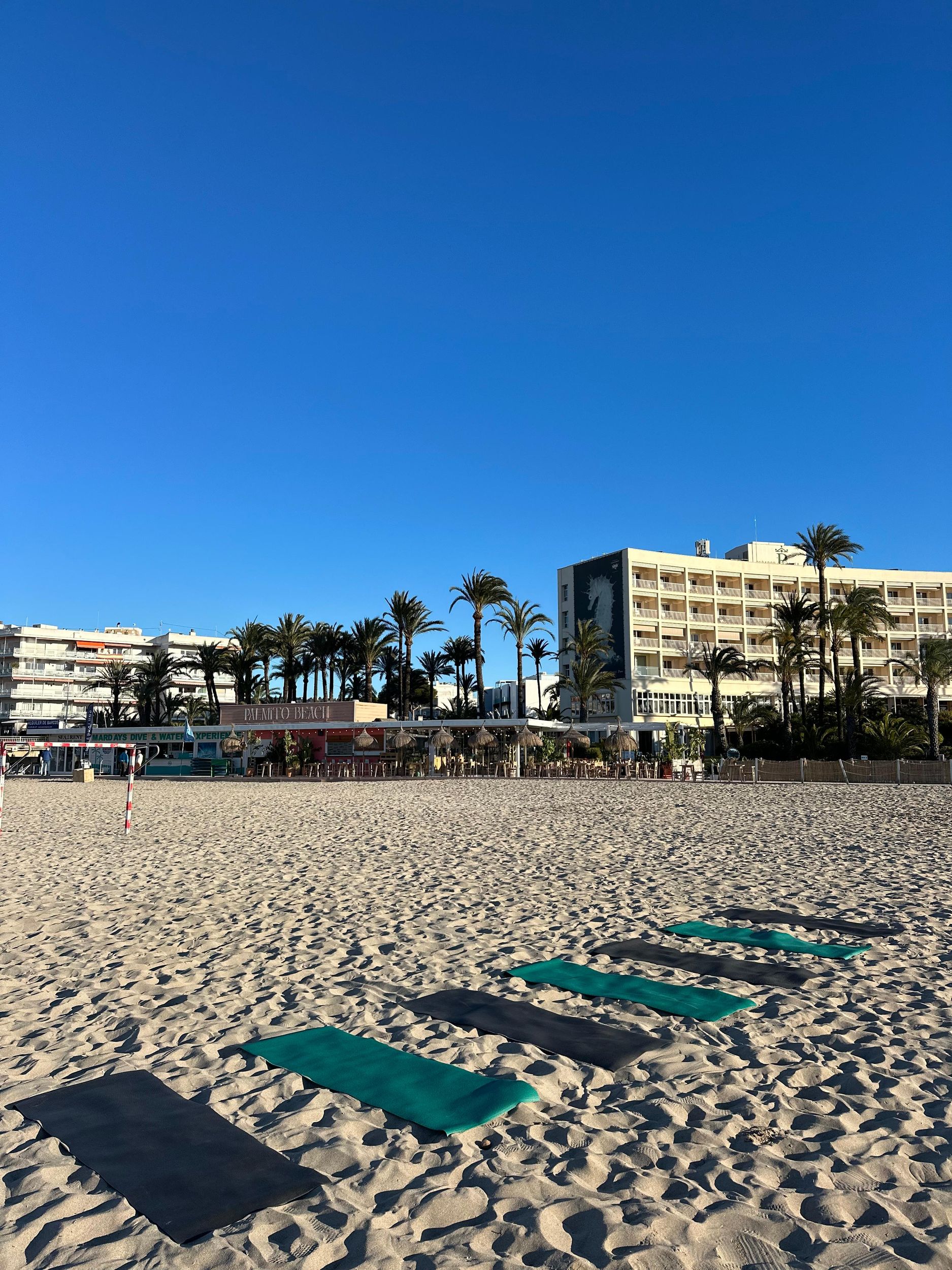 Jávea: PRIVATER Strand-Yoga-Kurs an der Playa de L'Arenal