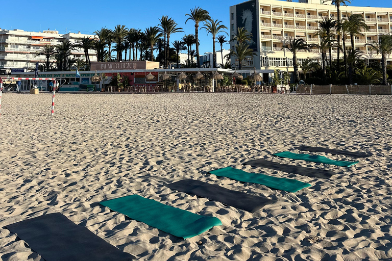 Alicante: PRIVATE Beach Yoga Class at Playa del Postiguet Alicante: Private Yoga Class at Playa del Postiguet