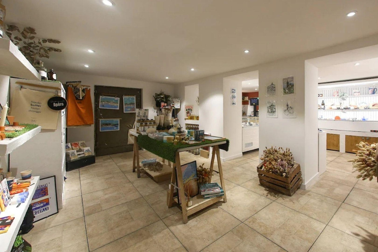 French cheese and wine tasting in Marseille – Gourmet pairings