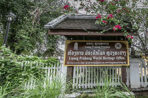 Luang Prabang: 1-godzinna wycieczka po zabytkach, przekąski, napoje, odbiórLuang Prabang: godzinna wycieczka po zabytkach, przekąski, napoje, odbiór