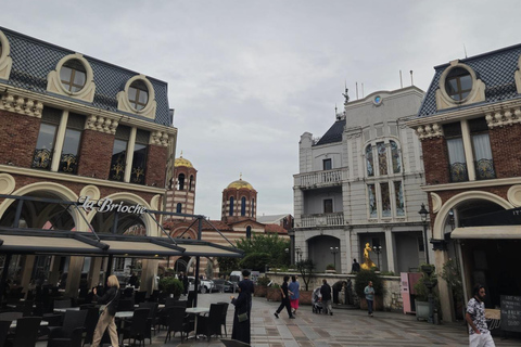 Batumi: Architectural Tour & tasting Adjarian Khachapuri