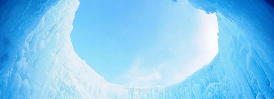 Sapporo : Excursion au festival de glace du lac Shikotsu et à la source chaude