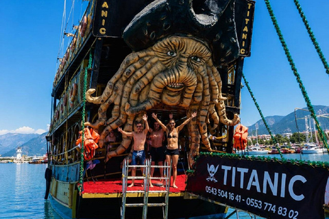 Alanya: romantic and party Boat with Lunch Drinks,Transfers Alanya: PirateBoat Trip Lunch Swimming Breaks (No transfer)