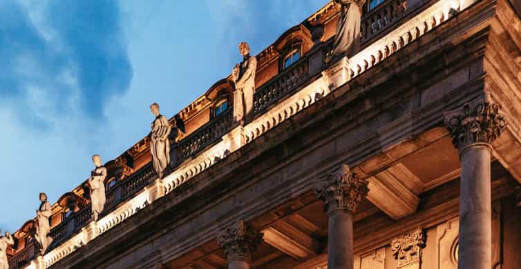 Budapest: Buda Castle District Vampires and Myths Night Tour photo 12