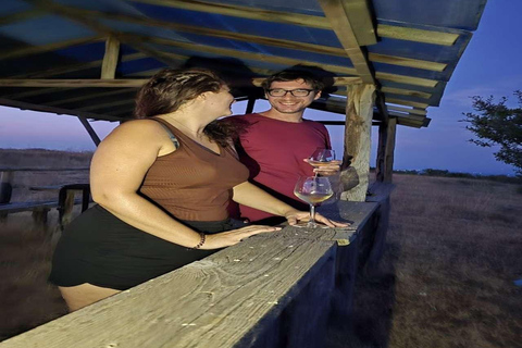 Berat: Private Sunset Tour with Wine and Fruits