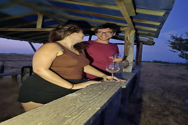 Berat: Private Sunset Tour with Wine and Fruits