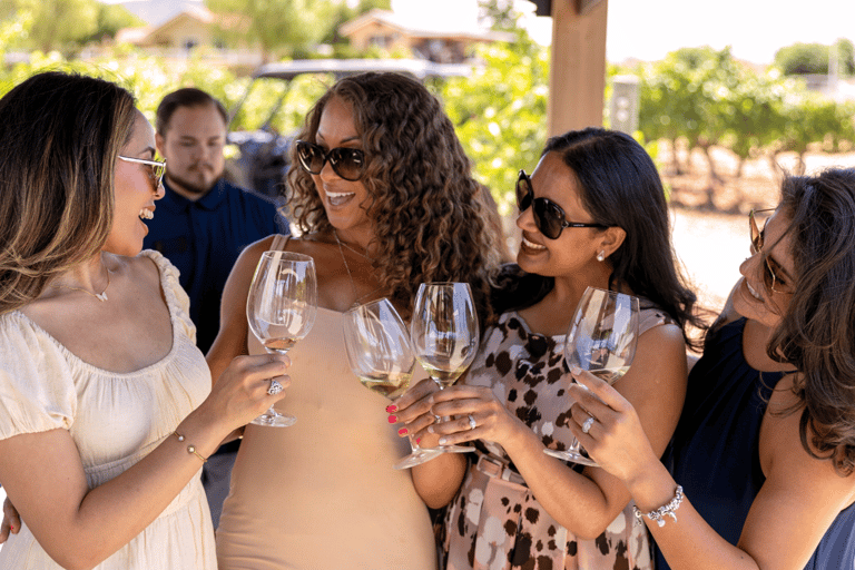 Temecula: 3-Winery Tour with Tastings and Lunch