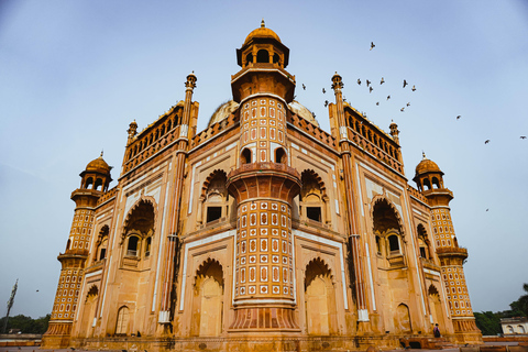 From Delhi: Private Spiritual Sites Tour with Rickshaw Ride From Delhi: Private Spiritual Sites Tour with Rickshaw Ride