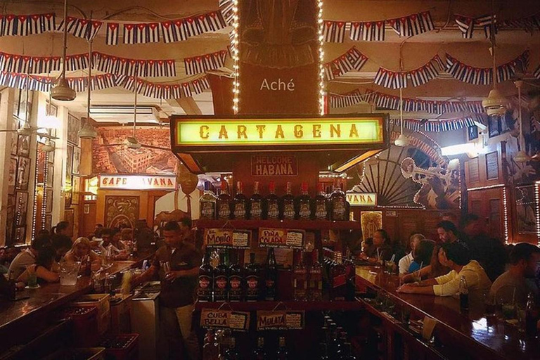 Cartagena: Tour privado pelos bares de salsa com guiaCartagena: Tour privado por bares de salsa com guia