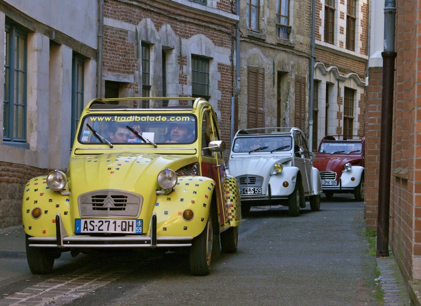 Lille køretur i konvertibel Citroen 2CV