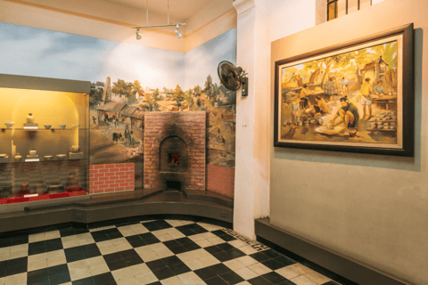 Hanoi: Military History Museum, Hoa Lo Prison & Gardens Tour Small Group: All-In-One Tour: Highlights & Train Street