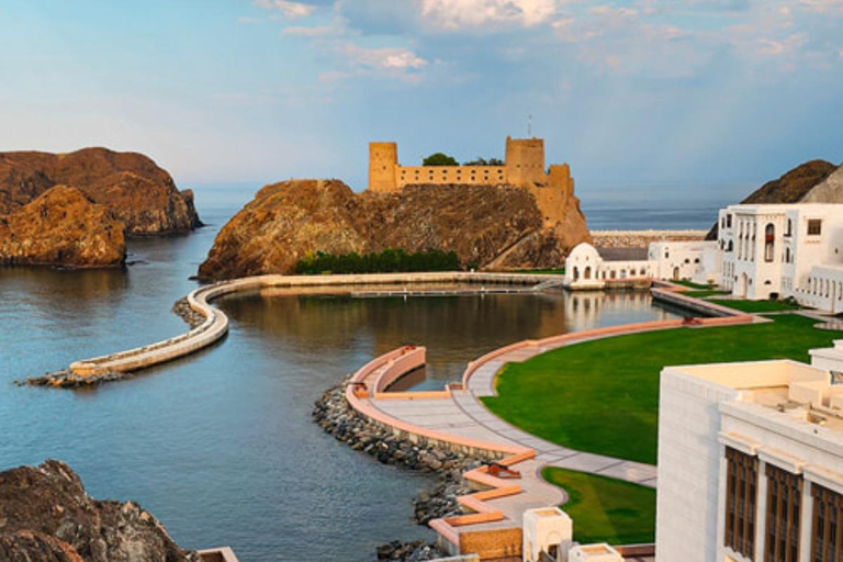 Muscat: 10hrs City Tour & Muttrah Souq Visit