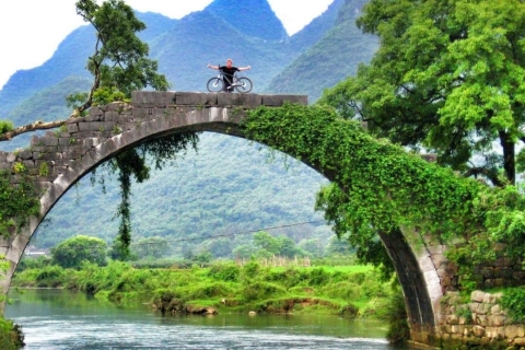 Yangshuo: Xianggong Hill and Yangshuo Countryside Tour Package tour including entrance fee, bamboo rafting & lunch