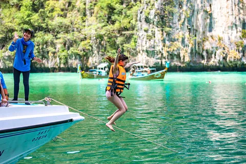 From Khao Lak: Phi Phi, Maya Bay, and Khai Islands Day Trip