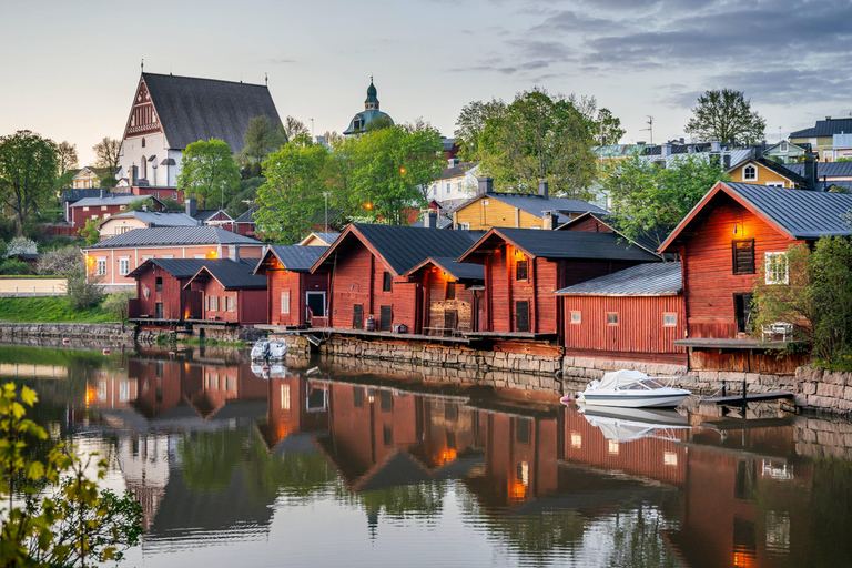 Helsinki VIP Tour and Medieval Porvoo