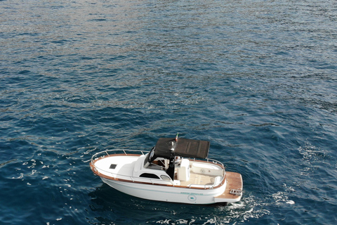 Excursión en barco privado por la costa de Amalfi