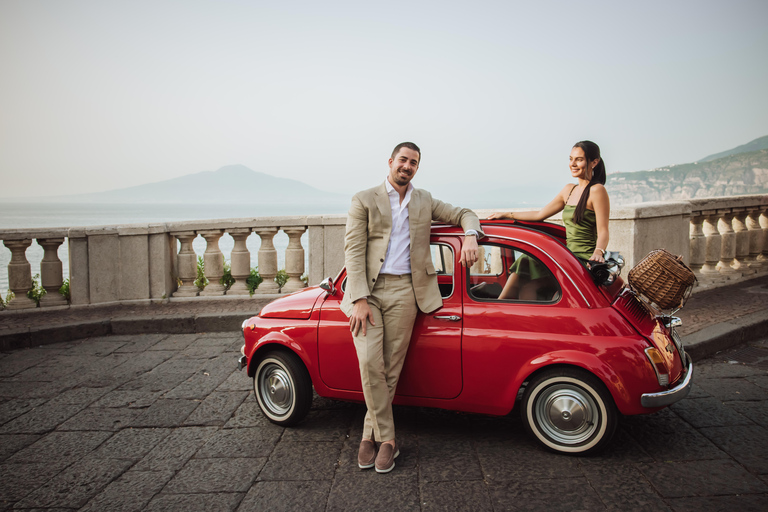 جولة صور للأزواج في ساحل سورينتو بواسطة Vintage Fiat 500جولة تصوير غروب الشمس