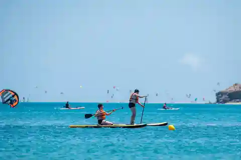 Fuerteventura: ¡Explora la bahía de Costa Calma sobre una tabla de SUP!