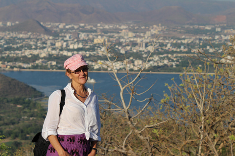 Udaipur: Private City Tour with Guide and Transfers