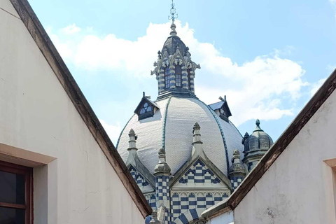Medellín Through Time – City Sightseeing Tour | Subway, Metrocable, and Historic Center