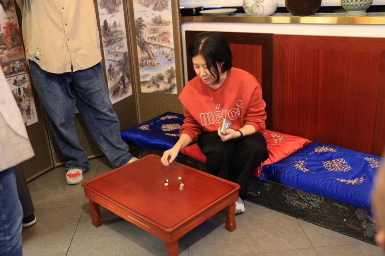 Busan: Mother-of-Pearl Craft Class with Games