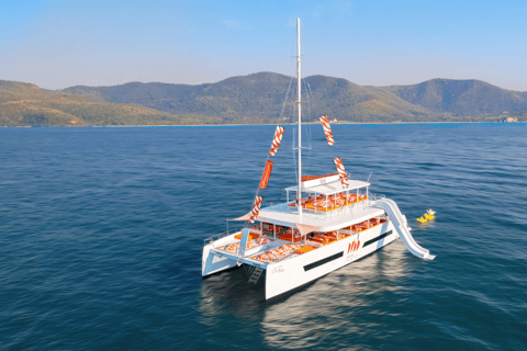 Pattaya: Fiesta al atardecer en yate por 3 islas con DJ en directo y bufé