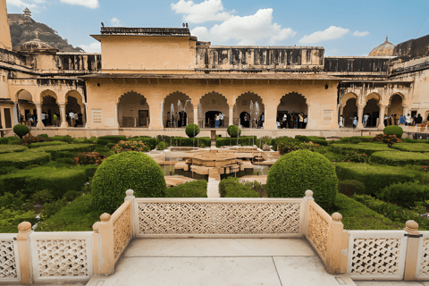 First-Time in Jaipur: Private City Tour with Local Guide