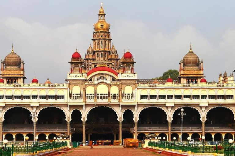 Esplorazione dell'India meridionale: dal Karnataka a Goa con hotel a 3 stelleEsplora il sud dell'India: dal Karnataka a Goa con hotel a 3 stelle