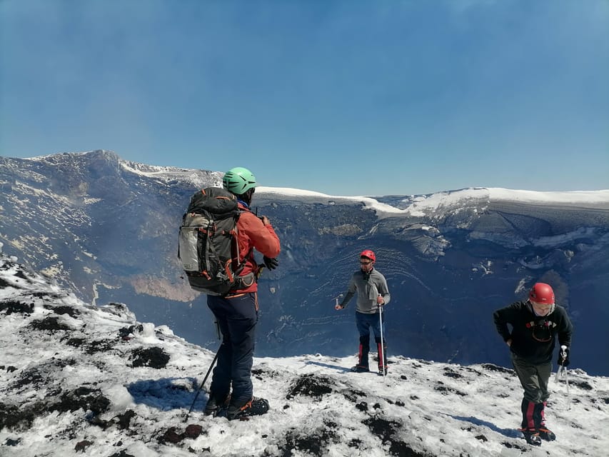 ascension vers le volcan Villarrica 2,847masl, de Pucón - Hizvo