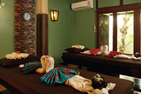 Phuket : Massage aromatique avec repas inclusMassage aux arômes paradisiaques et cuisine thaïlandaise authentique