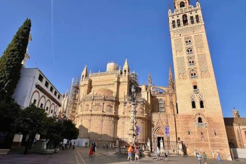 Seville: Cathedral & Giralda Entry Ticket with Audio Guide